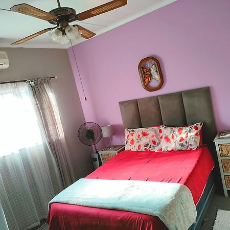 Accommodation@42 Capital Pretoria-Noord Esterno foto