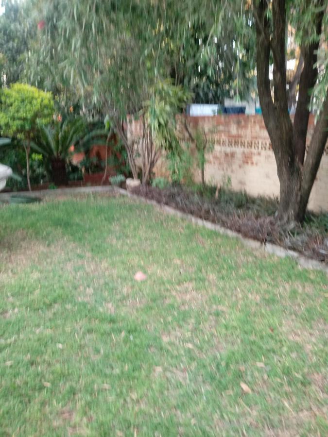 Accommodation@42 Capital Pretoria-Noord Esterno foto