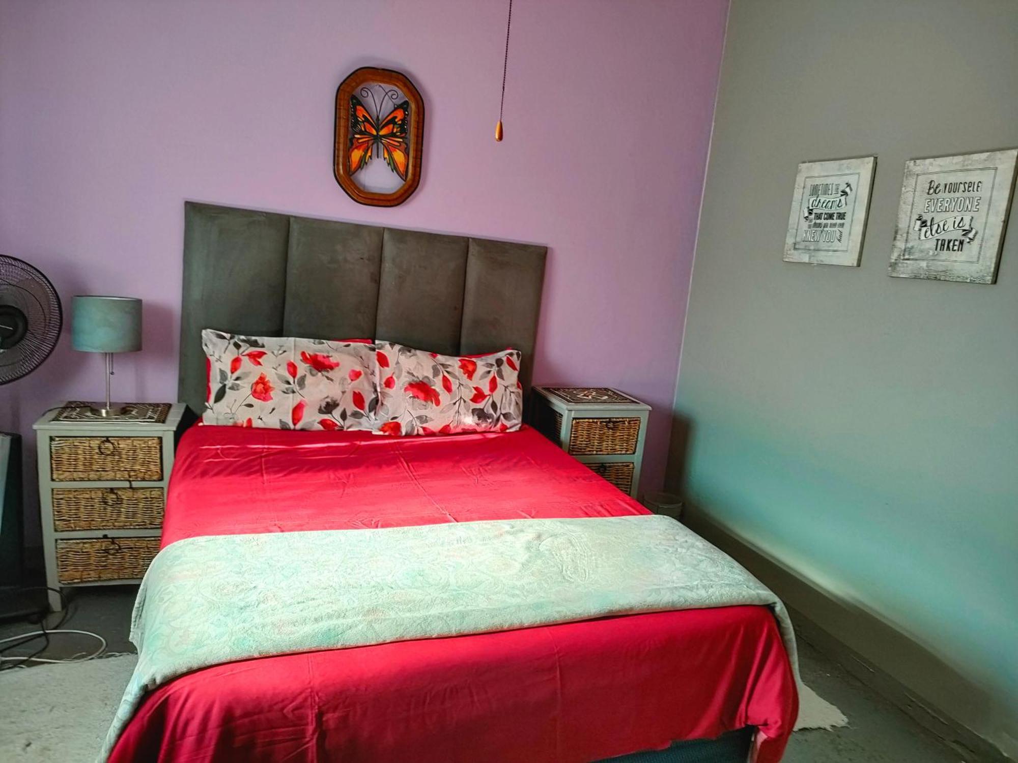 Accommodation@42 Capital Pretoria-Noord Esterno foto